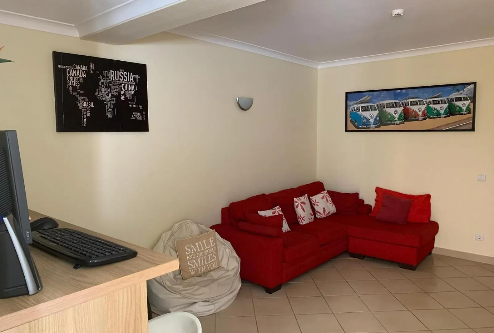 Blue Moon Guesthouse Лагуш