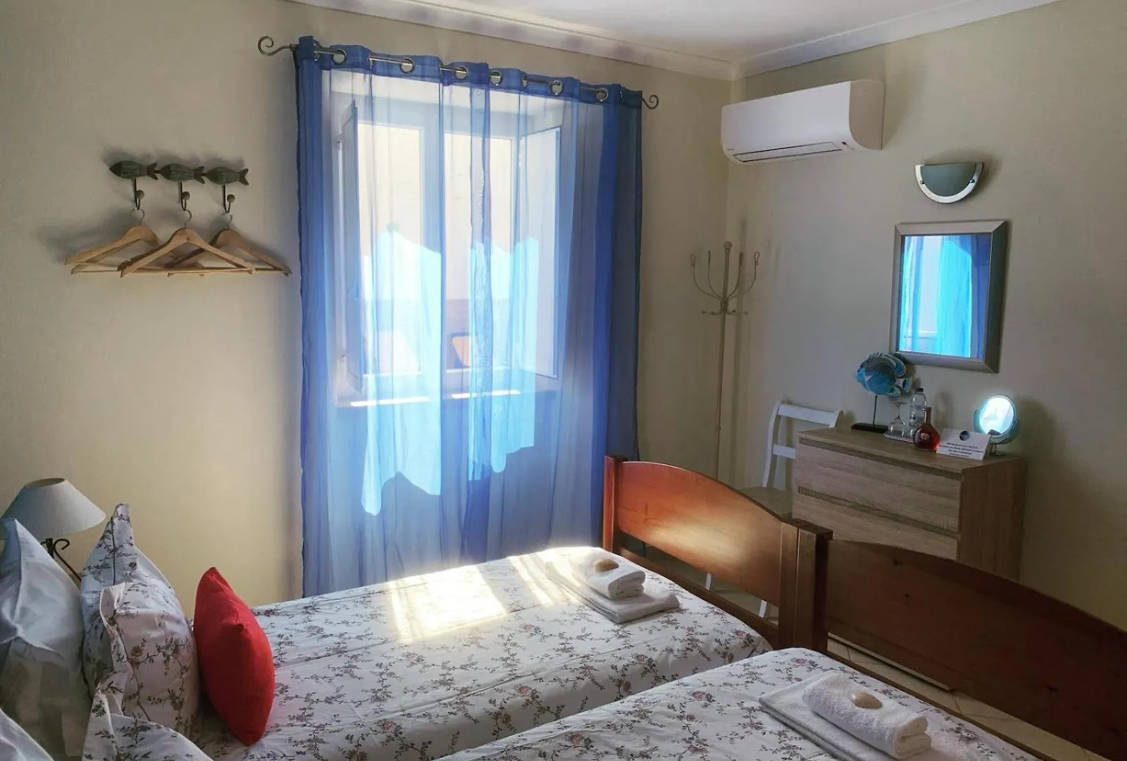 Blue Moon Guesthouse Лагуш Гостевой дом